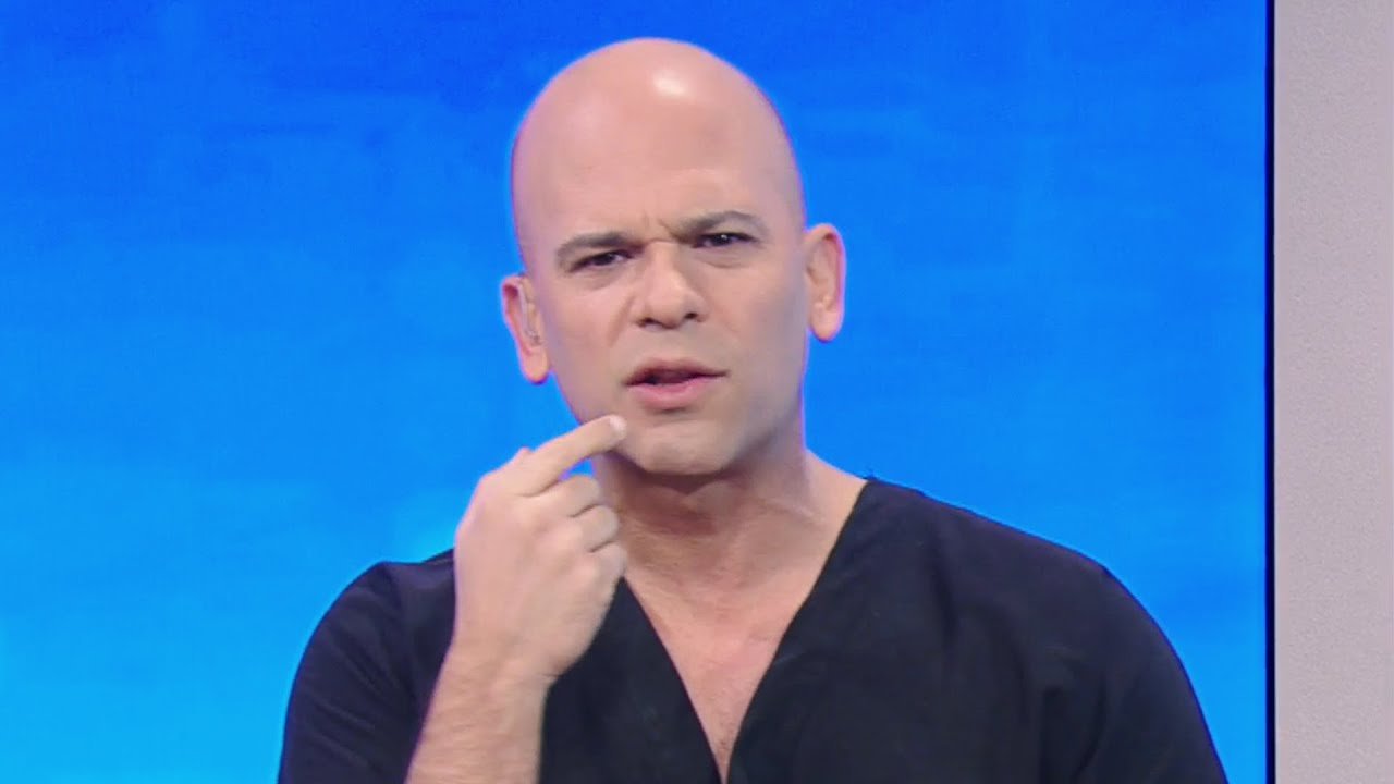 Lo que no debes hacer en pasar la lengua por los labios